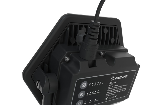 CRI-2300 Прожектор светодиодный 5 цветов, CRI 96+, 2300 Lm, 4400 mAh, IP65 UNILITE